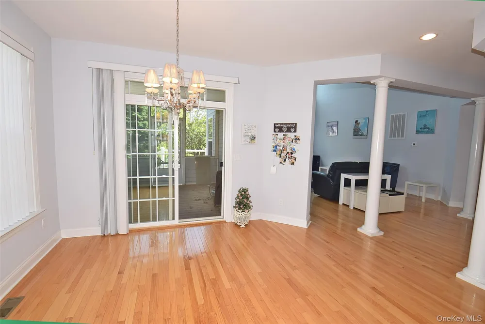 56 Foxglove Row Aquebogue, NY 11901