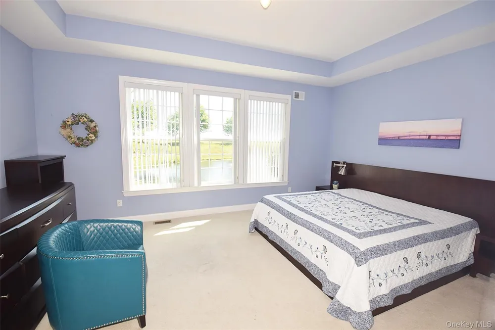 56 Foxglove Row Aquebogue, NY 11901