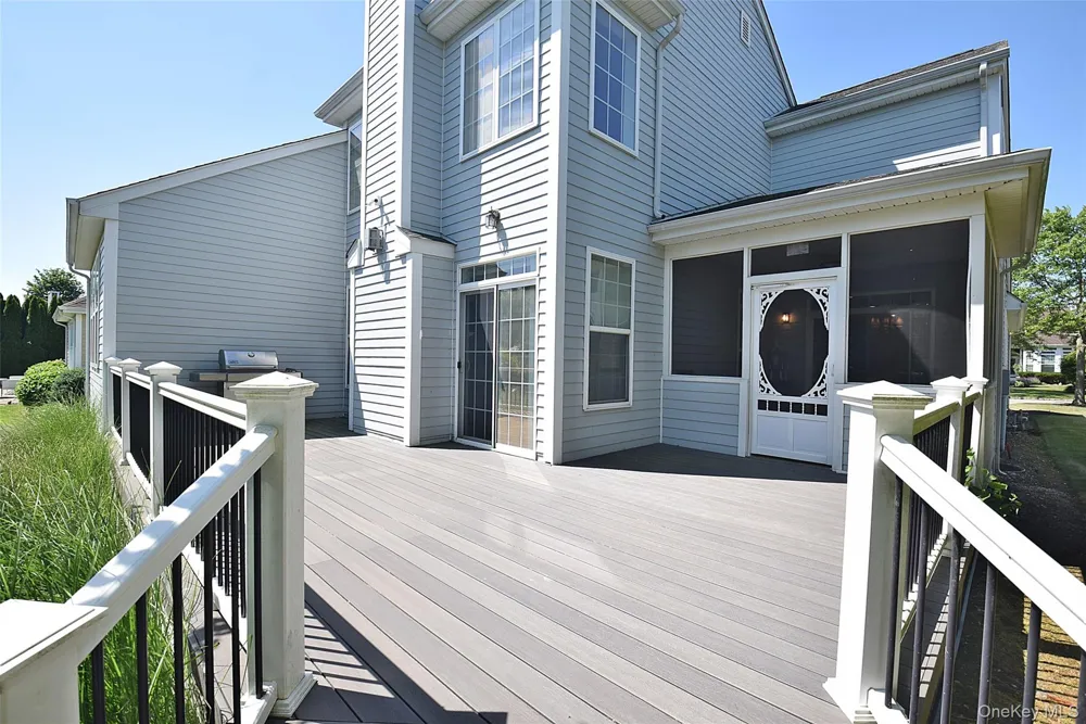 56 Foxglove Row Aquebogue, NY 11901