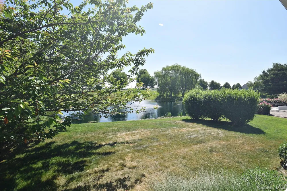56 Foxglove Row Aquebogue, NY 11901