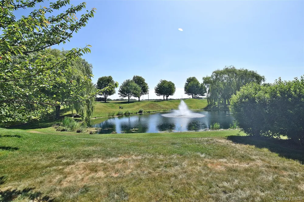 56 Foxglove Row Aquebogue, NY 11901