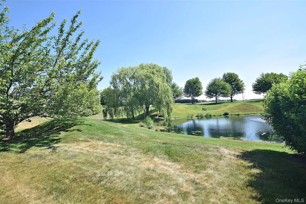 56 Foxglove Row Aquebogue, NY 11901