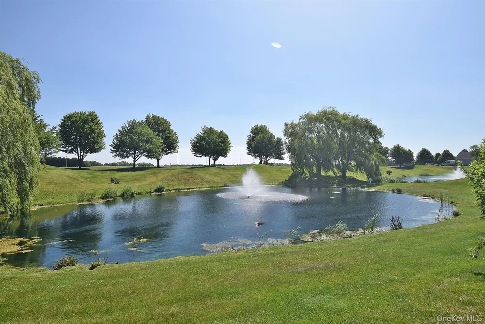 56 Foxglove Row Aquebogue, NY 11901