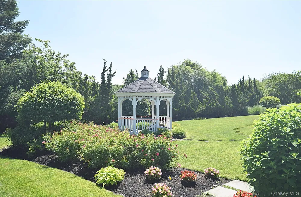 56 Foxglove Row Aquebogue, NY 11901
