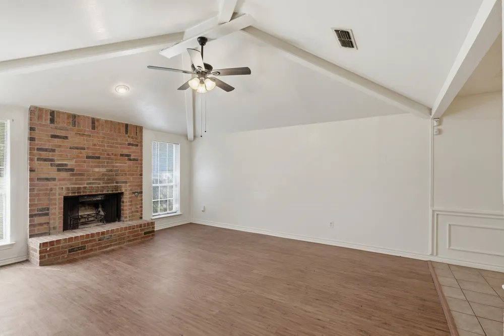 119 Larchbrook Drive DeSoto, TX 75115