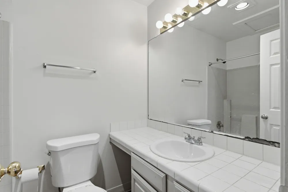 119 Larchbrook Drive DeSoto, TX 75115