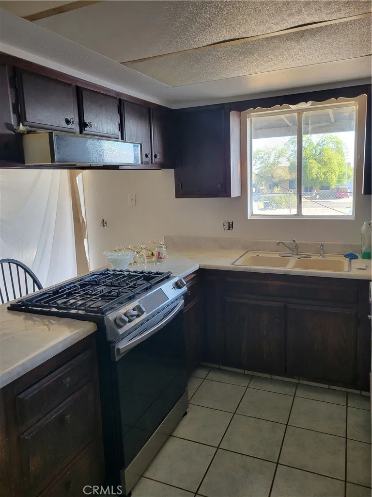 1340 Larchwood Needles, CA 92363