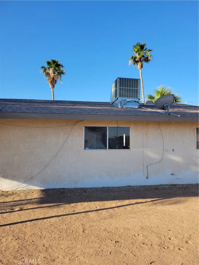 1340 Larchwood Needles, CA 92363