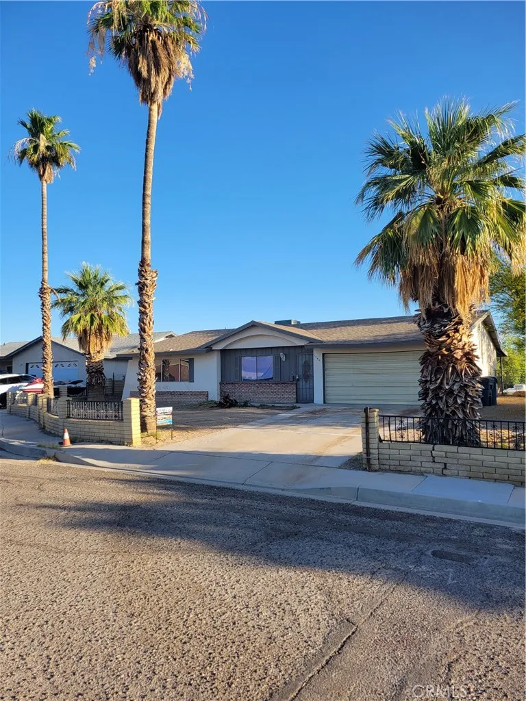 1340 Larchwood Needles, CA 92363