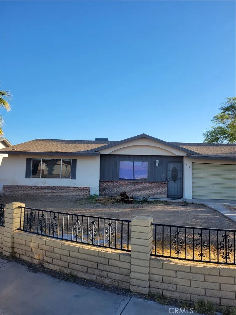 1340 Larchwood Needles, CA 92363