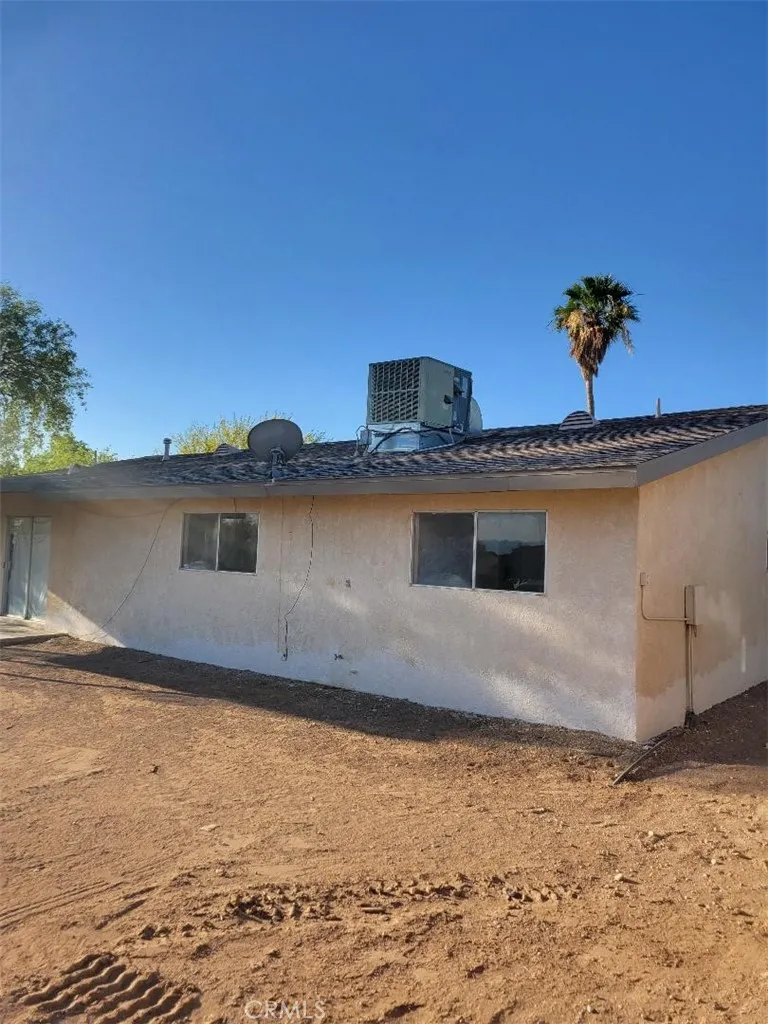 1340 Larchwood Needles, CA 92363