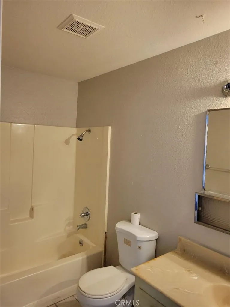 1340 Larchwood Needles, CA 92363