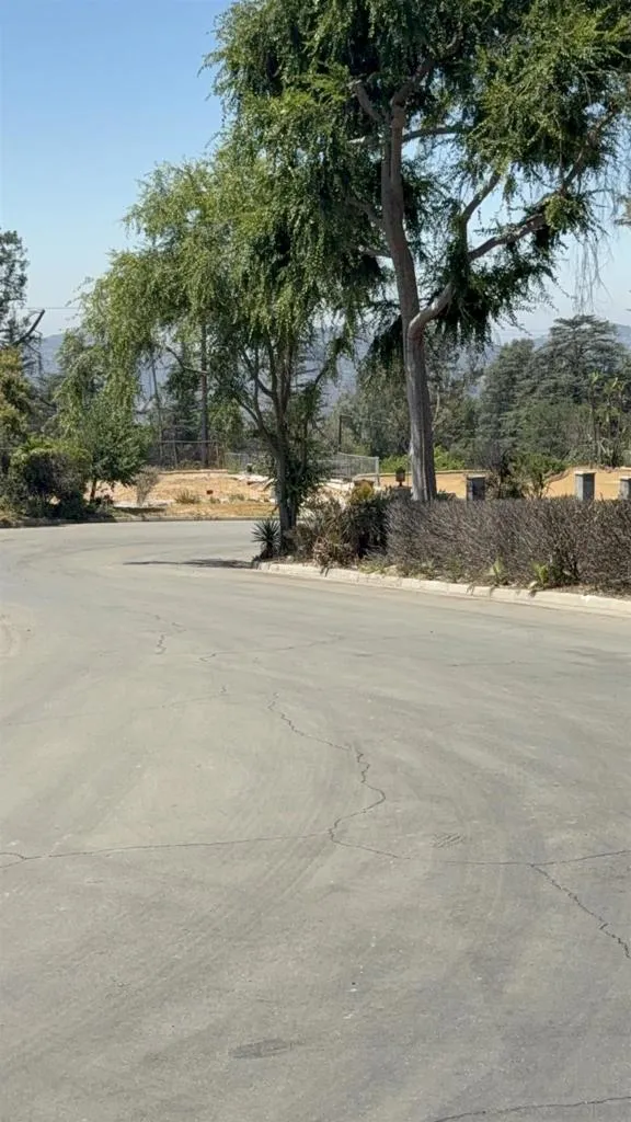 428 Parkman Altadena, CA 91001