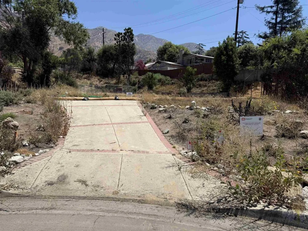 428 Parkman Altadena, CA 91001