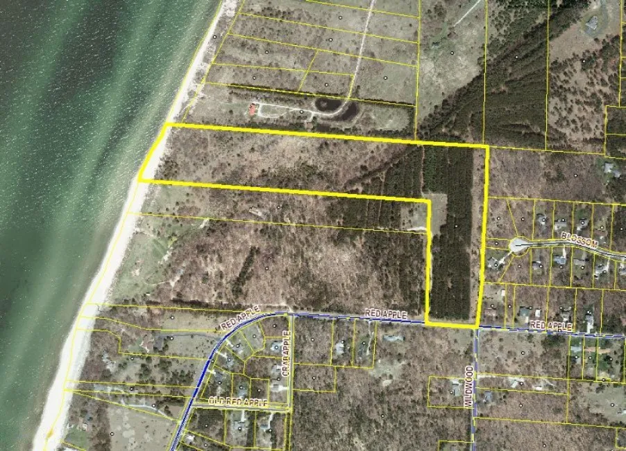 286 Red Apple Road Manistee, MI 49660