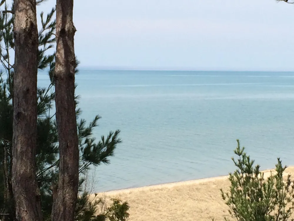286 Red Apple Road Manistee, MI 49660