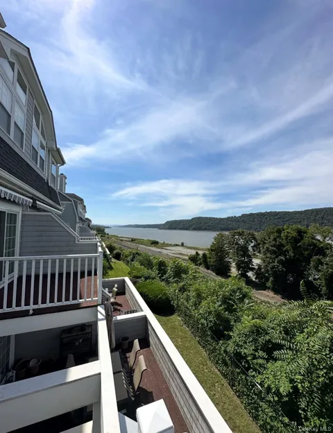 213 River View Drive