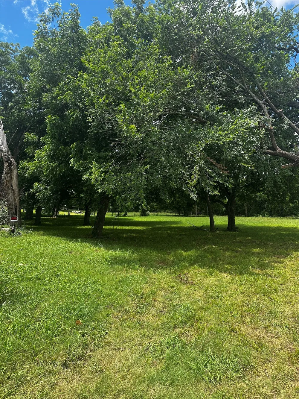 701 W Howell Street St Jo, TX 76265