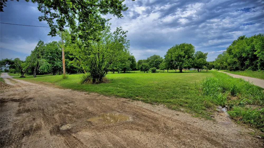 701 W Howell Street St Jo, TX 76265
