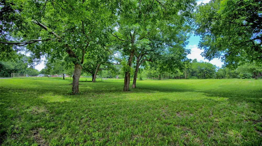 701 W Howell Street St Jo, TX 76265