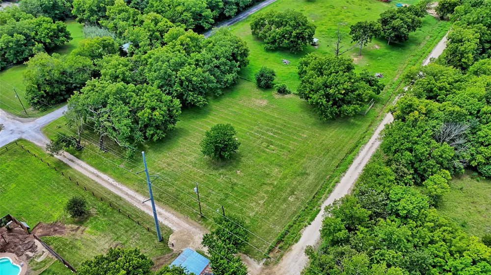 701 W Howell Street St Jo, TX 76265