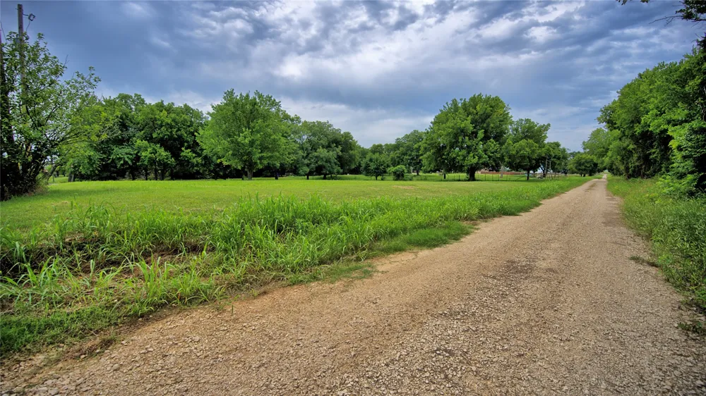 701 W Howell Street St Jo, TX 76265