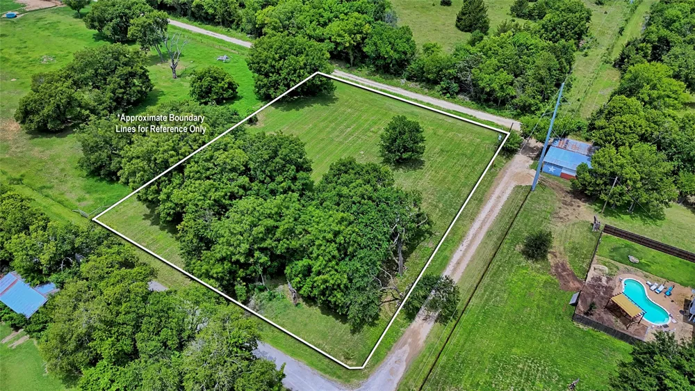 701 W Howell Street St Jo, TX 76265