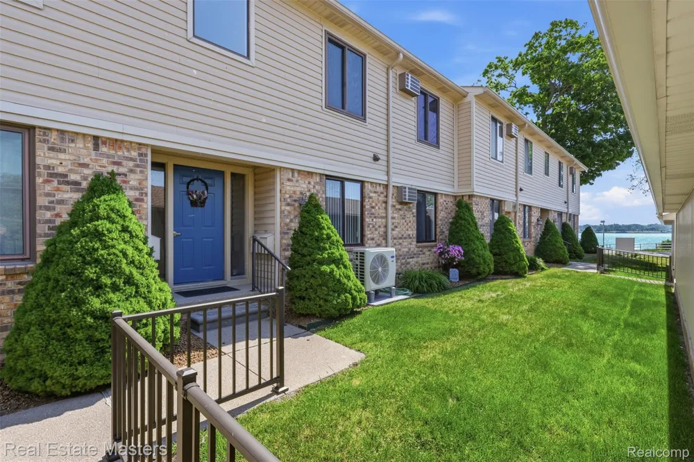 1700 River Road #8 Marysville City, MI 48040