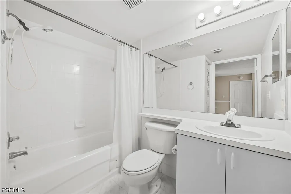 S 42ND CIRCLE #209 Vero Beach, FL 32967
