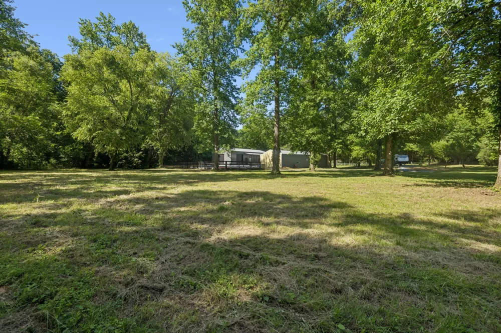 1343 Chalk Hollow Ln Waverly, TN 37185