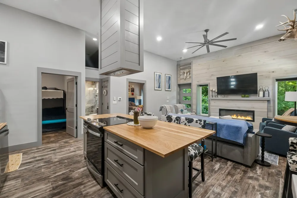 1343 Chalk Hollow Ln Waverly, TN 37185