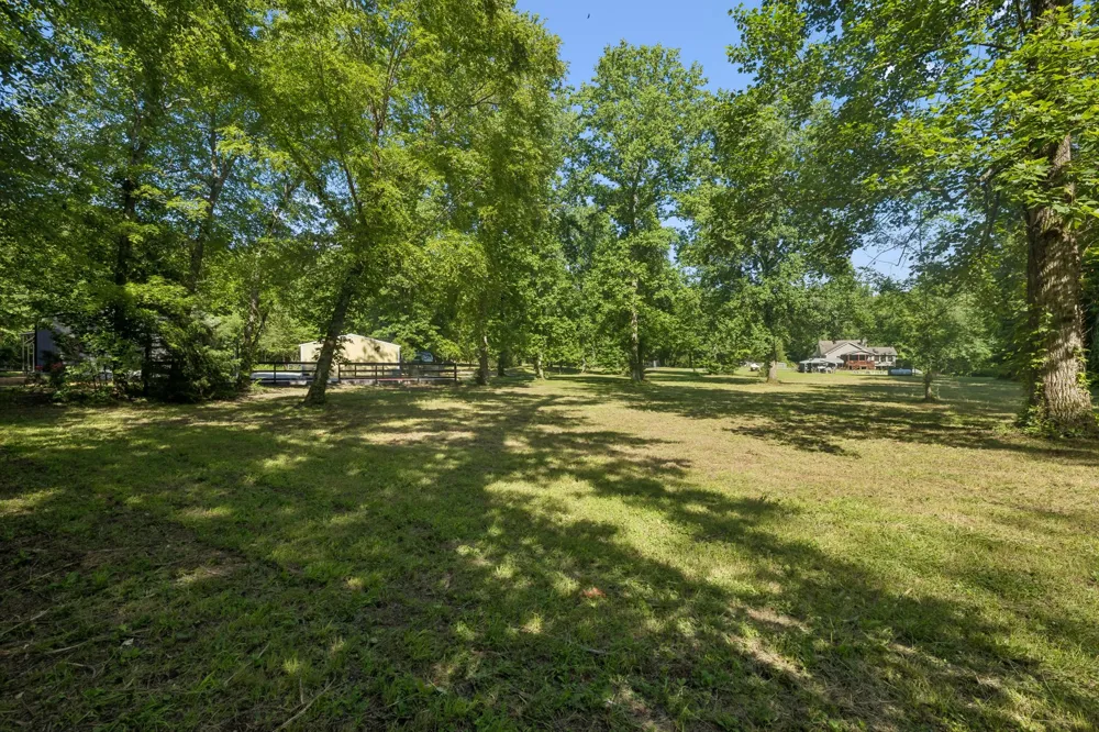 1343 Chalk Hollow Ln Waverly, TN 37185