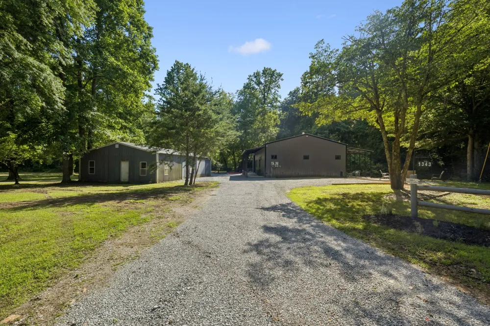 1343 Chalk Hollow Ln Waverly, TN 37185