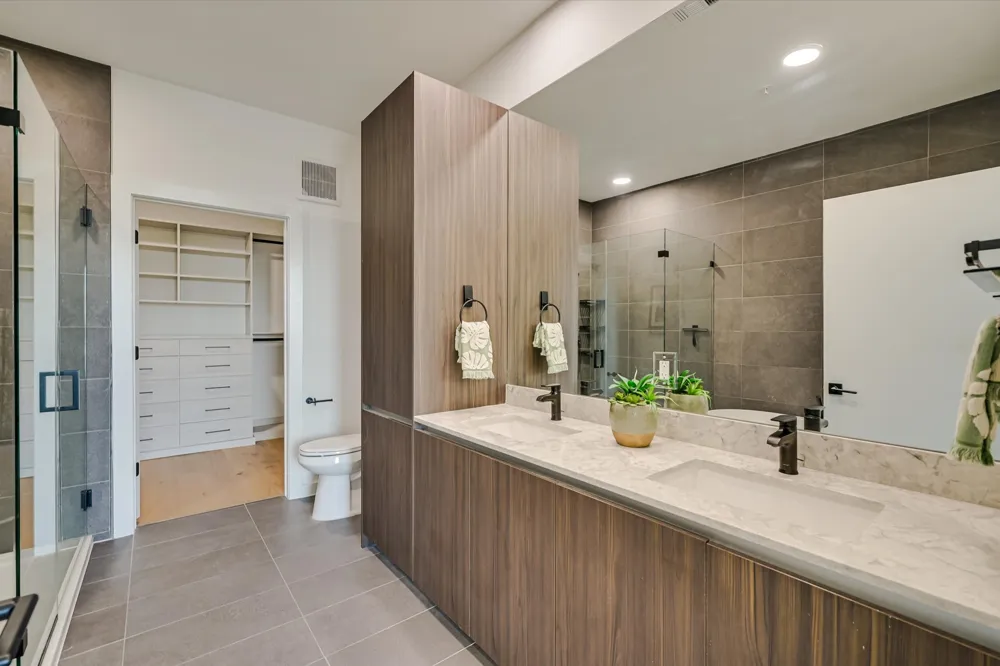 2209 South 1st Street #330 Austin, TX 78704