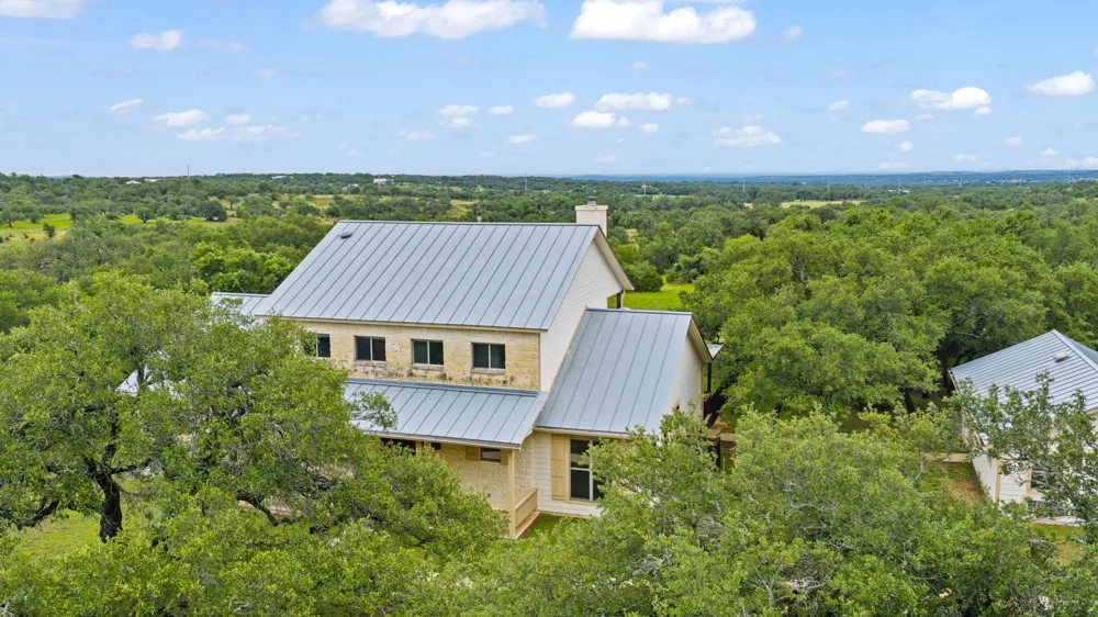 271 Summit Drive Round Mountain, TX 78663
