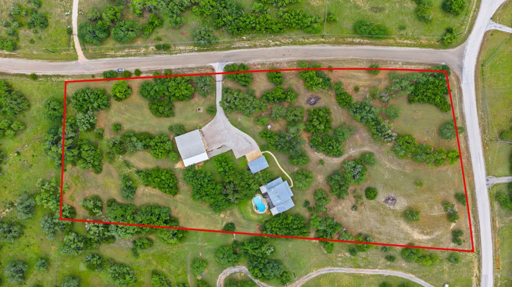 271 Summit Drive Round Mountain, TX 78663