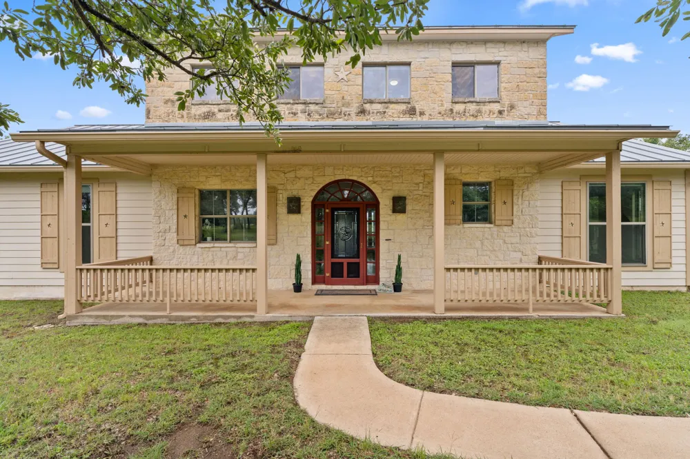 271 Summit Drive Round Mountain, TX 78663