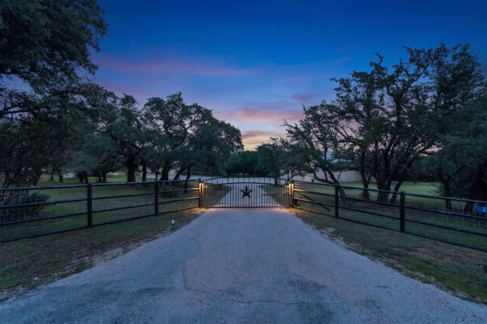 271 Summit Drive Round Mountain, TX 78663