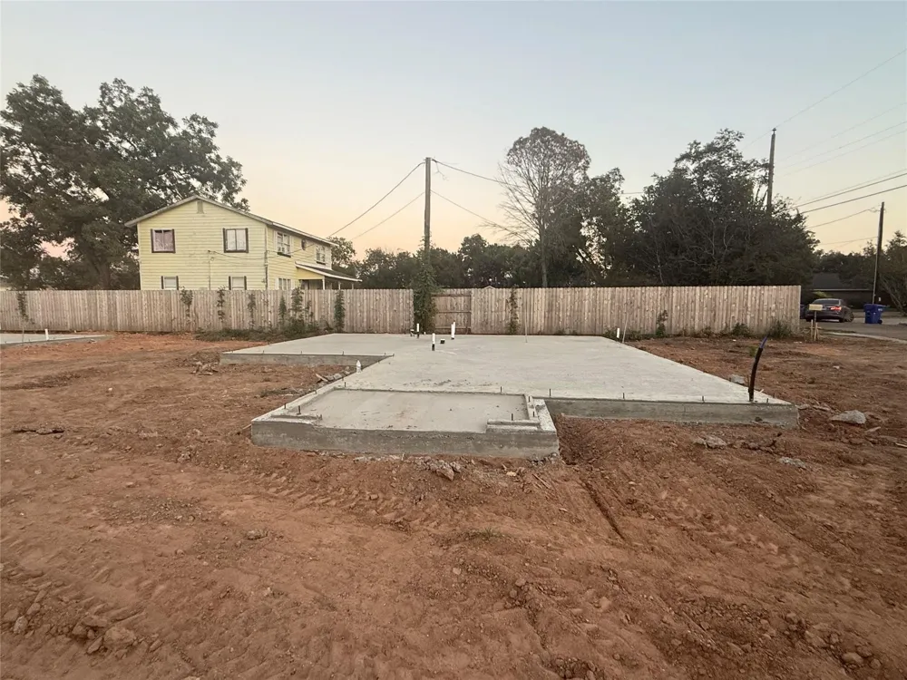 2700 S 2nd #H Waco, TX 76706