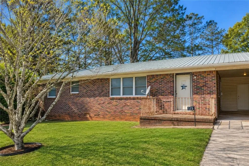 115 Wood Street Cornelia, GA 30531