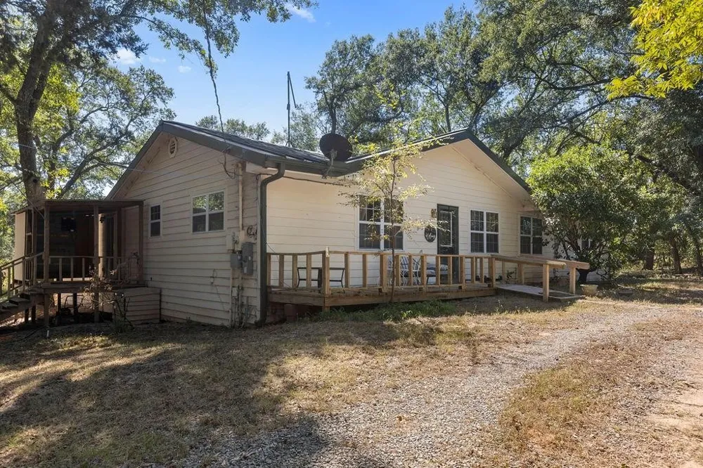 3224 County Road 2225 Ivanhoe, TX 75447