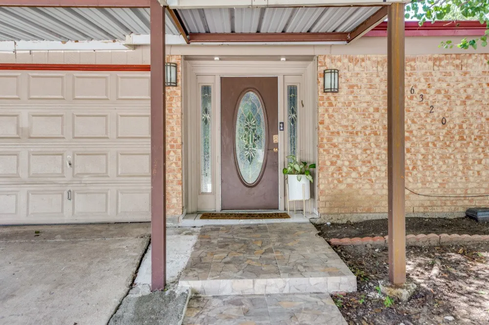 6320 Rebecca Lane Watauga, TX 76148