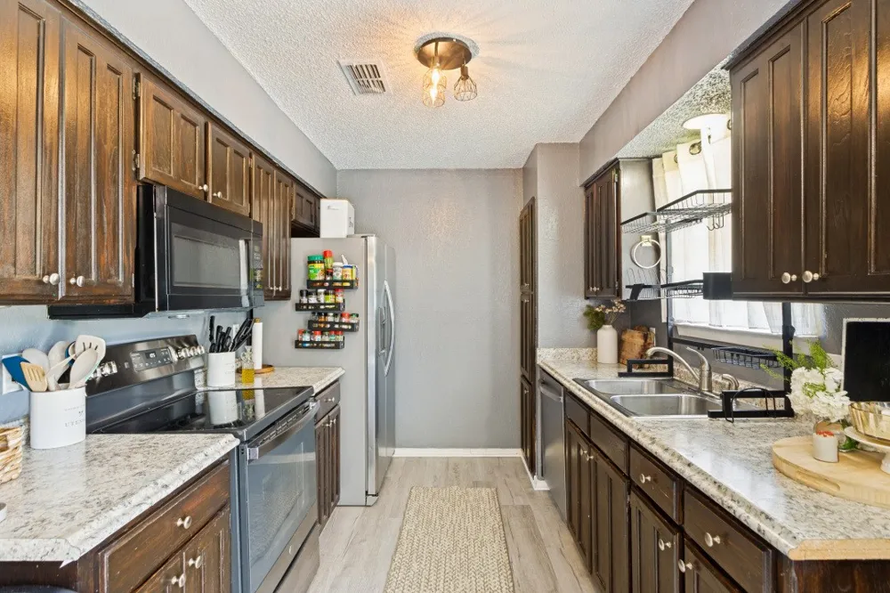 6320 Rebecca Lane Watauga, TX 76148