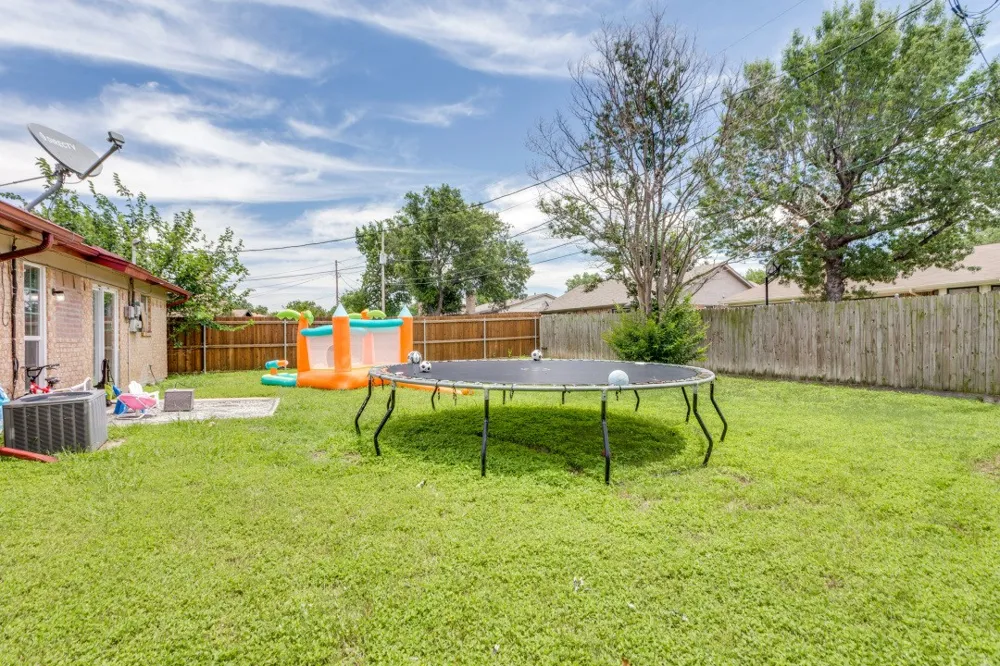 6320 Rebecca Lane Watauga, TX 76148