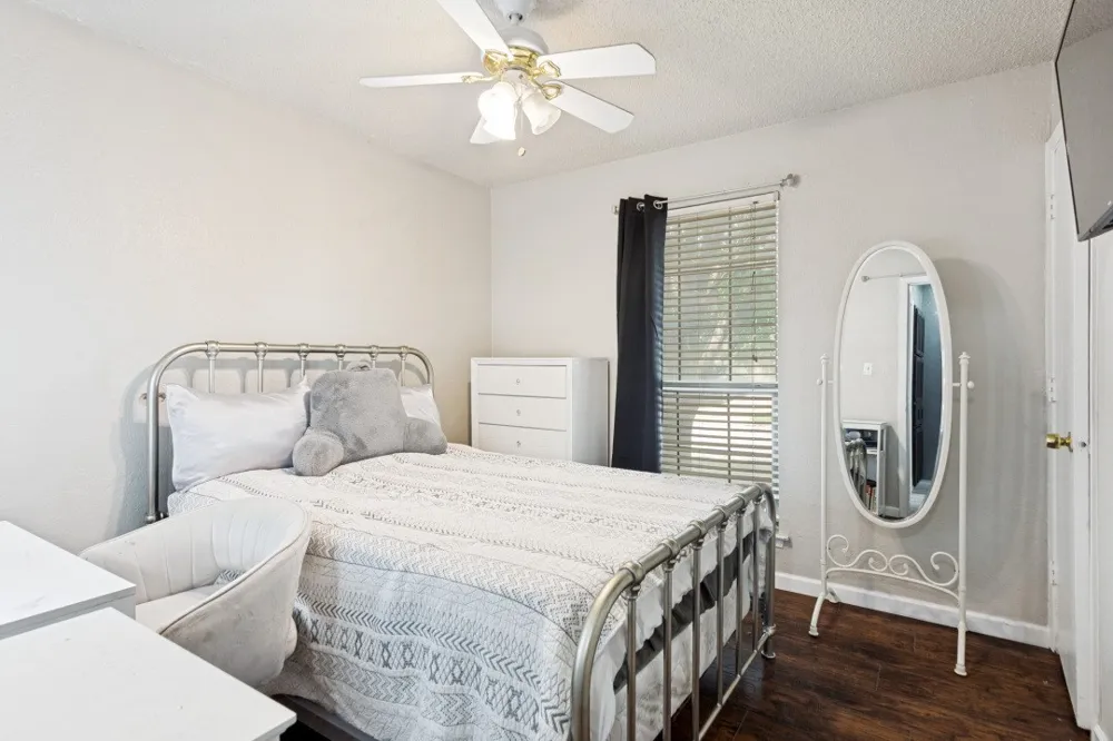 6320 Rebecca Lane Watauga, TX 76148