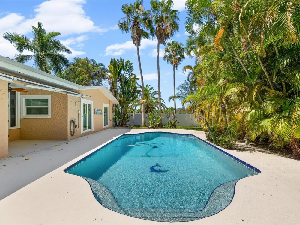 502 FLORIDA BOULEVARD Crystal Beach, FL 34681