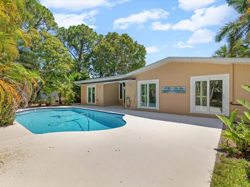 502 FLORIDA BOULEVARD Crystal Beach, FL 34681