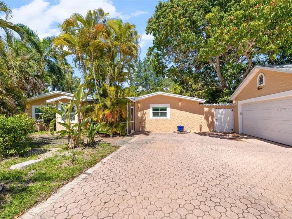502 FLORIDA BOULEVARD Crystal Beach, FL 34681