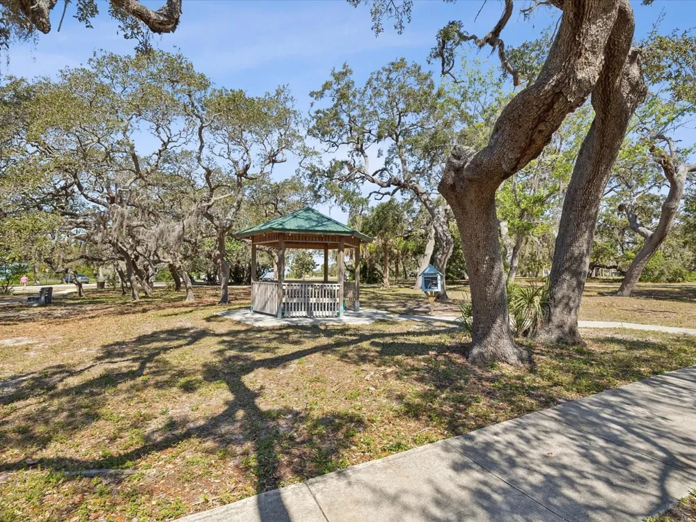 502 FLORIDA BOULEVARD Crystal Beach, FL 34681