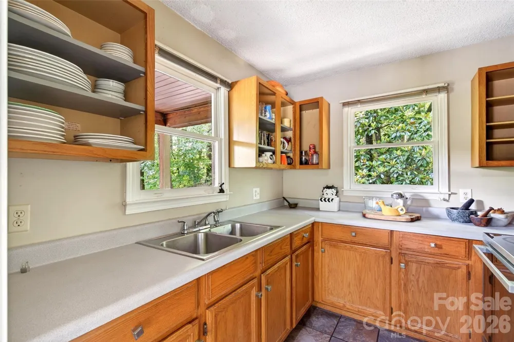 1828 McKenzie Way S Old Fort, NC 28762